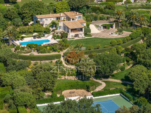 Co-Exclusivité: Propriété d’exception sur 1HA de terrain