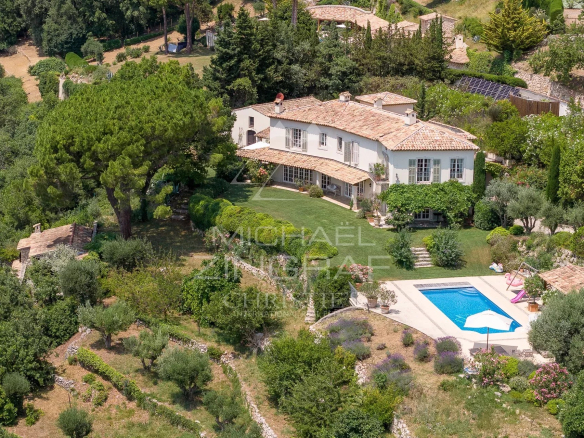 EXCLUSIVITÉ – VILLA D’EXCEPTION AVEC VUE MER