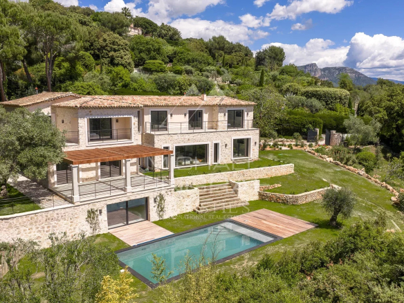 Provençale rénovée avec vue panoramique mer et village