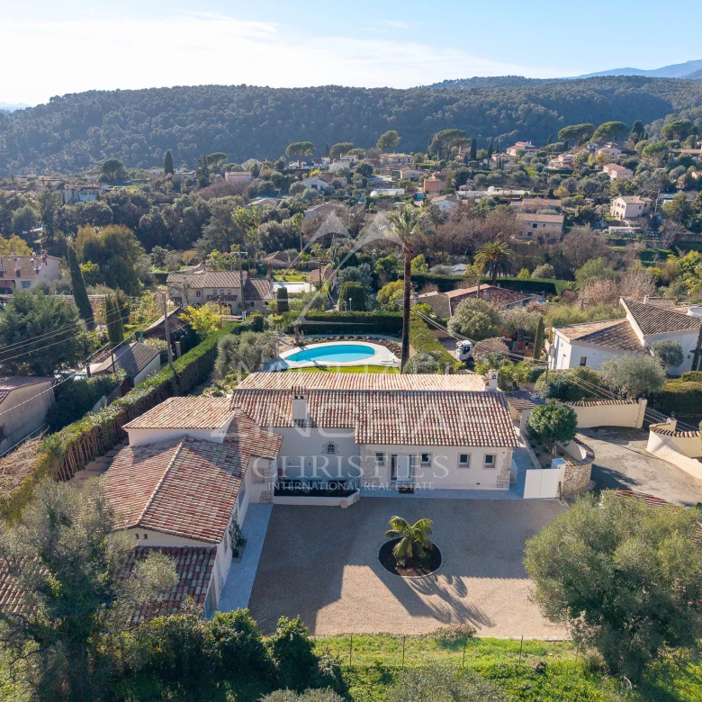 Biot : Charmante villa à rénover avec vue dégagée