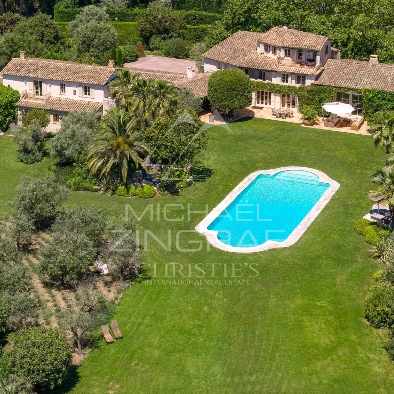 Villa d’exception avec vue panoramique sur Saint-Paul de Vence