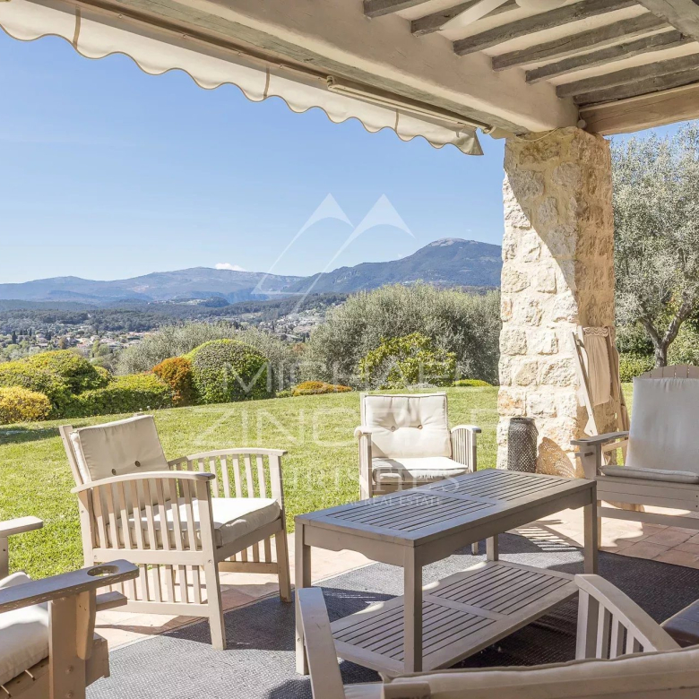 Sanary-sur-Mer – Maison de maître avec vue dominante et vue mer