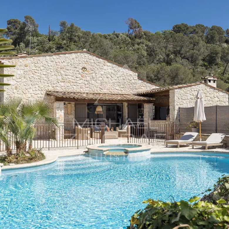 Vence : Charmante villa en pierre