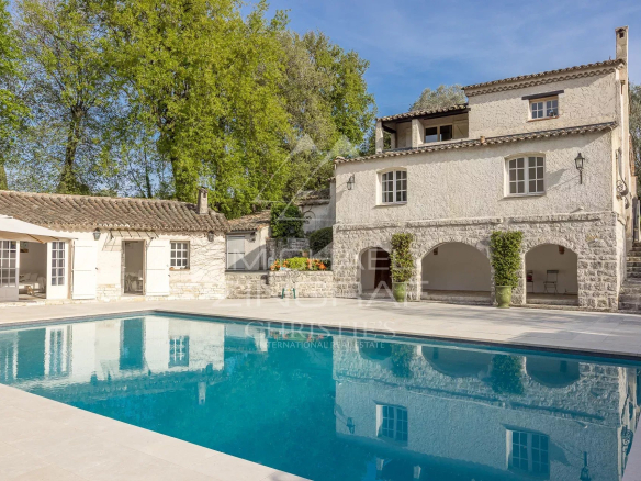 Proche Saint-Paul-de-Vence – Charmante villa provençale récemment rénovée