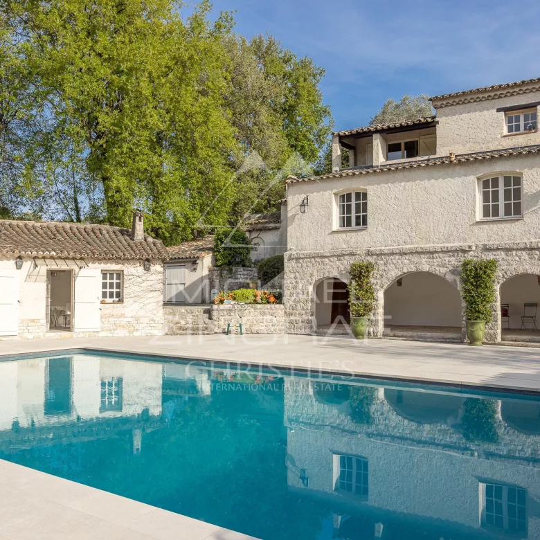 Vence: Charming stone villa