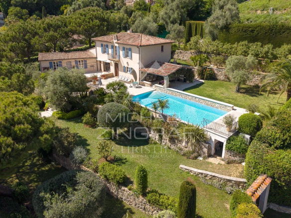 Charmante villa au calme à pied du village de Vence