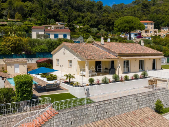 Villa de plain-pied rénovée avec vue village