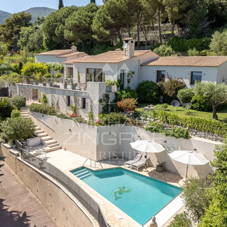 Villa récente au calme à Saint-Paul-de-Vence