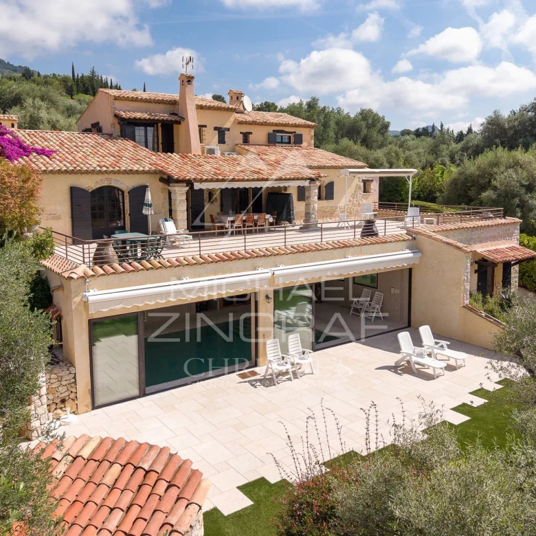 Exceptional villa with panoramic views of Saint-Paul de Vence