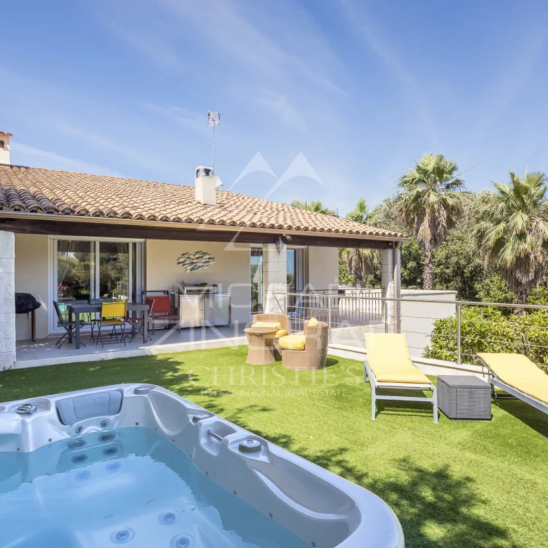 Saint Paul de Vence – Elegant neo-Provençal property