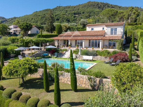 Vence – Elegant Provençal villa with panoramic views