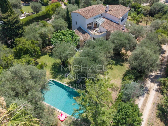 Élégante villa provençale à quelques pas du village de Tourrettes-sur-Loup