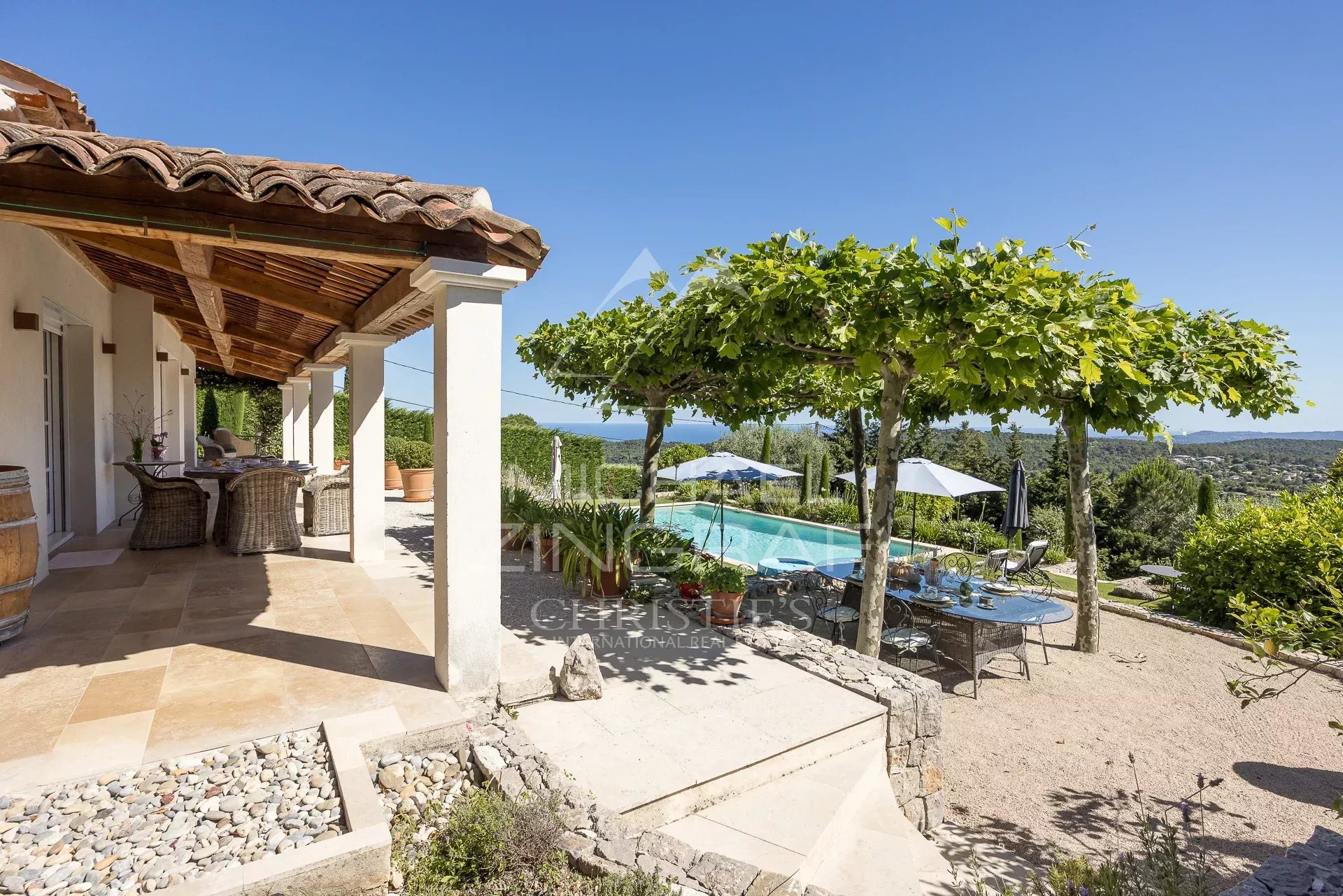Élégante villa provençale à Vence Villa provençale avec piscine et vue sur les collines à Vence
