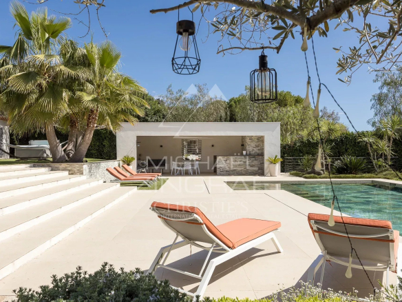 Contemporary villa with swimming pool and outdoor space in Saint-Paul-de-Vence.