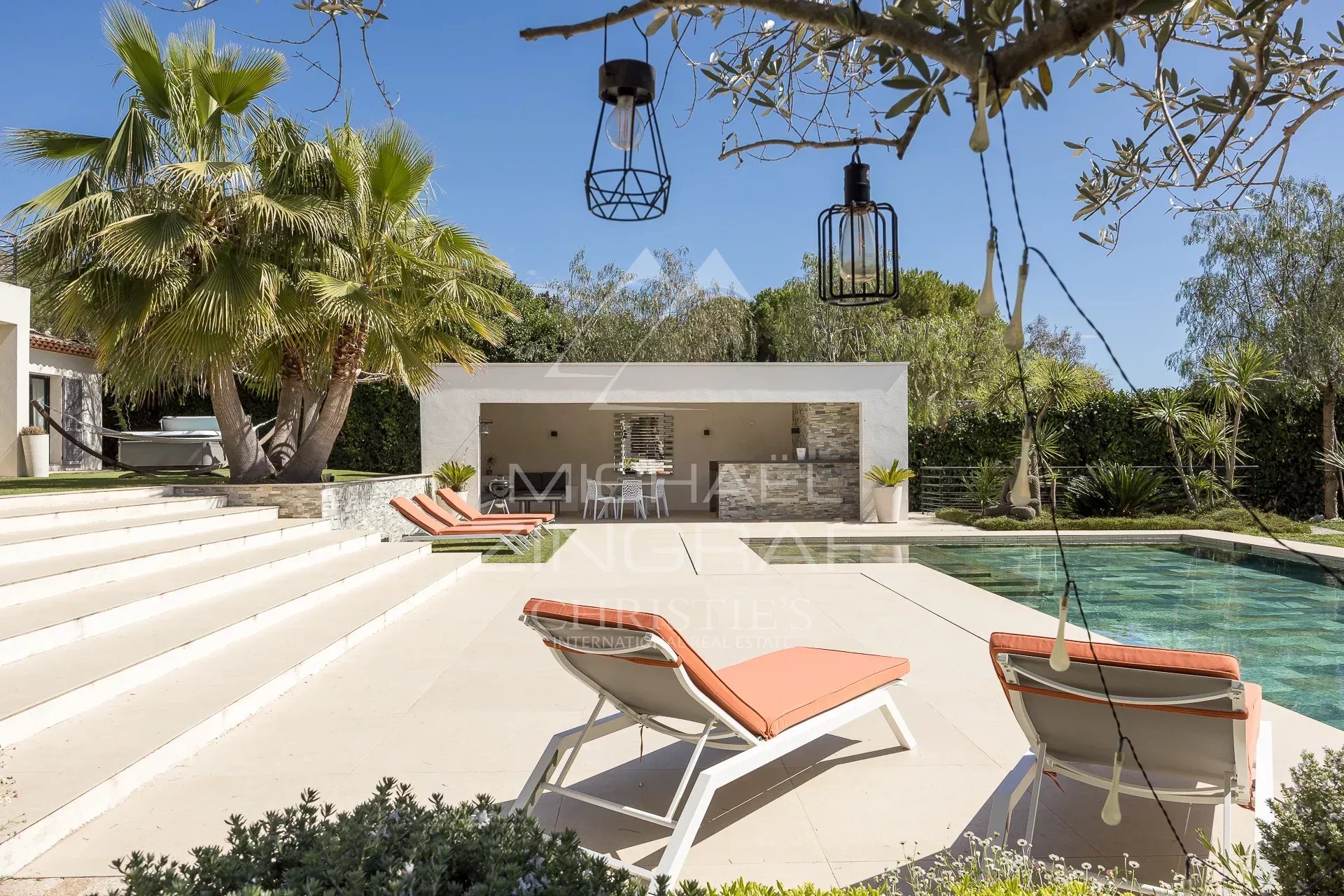 Contemporary villa with swimming pool and outdoor space in Saint-Paul-de-Vence.