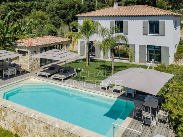 Recently built villa with heated swimming pool and garden in Tourrettes-sur-Loup.