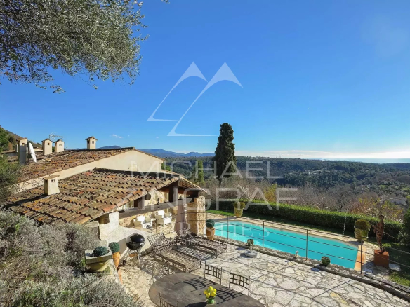 Panoramic sea view from a Provençal villa in Vence, with swimming pool and garden.