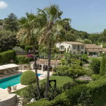 Saint-Paul-de-Vence-Magnificent Provencal property in private domain
