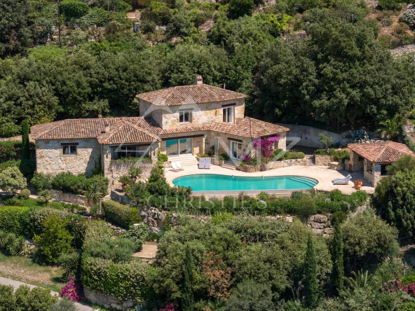 Proche Saint-Paul-de-Vence – Superbe propriété provençale