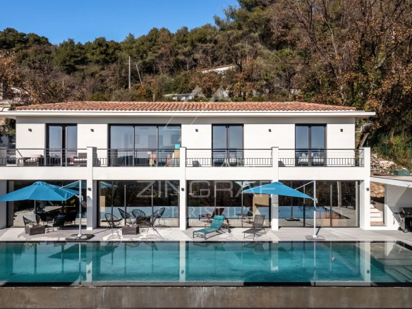 Superb villa in Tourrettes-sur-Loup with swimming pool and panoramic view of the sea