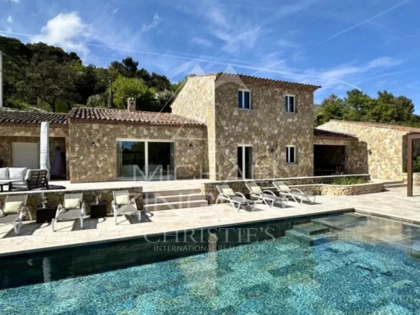Tourrettes-sur-Loup – Magnifique Villa en pierre avec vue mer, à deux pas du village