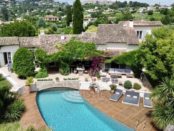 Saint-Paul-de-Vence : Propriété de charme au calme avec piscine