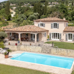 Vence: Charming Provencal villa with sea view