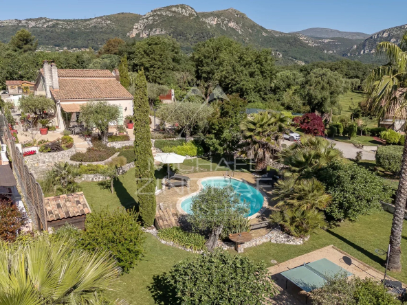 Proche Nice – Charmante propriété provençale moderne