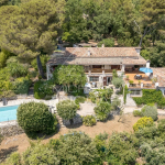Mas Provençal of charm with sea view