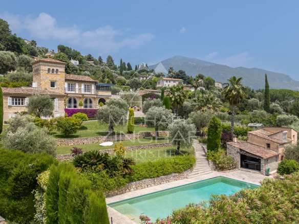 Exceptional field in a preserved natural setting-Bar-sur-Loup