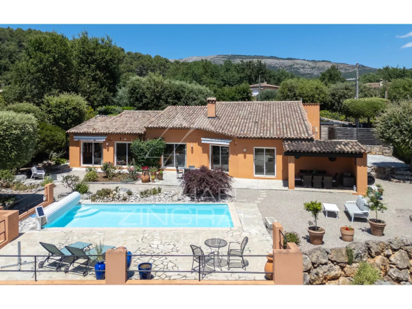 Renovated villa with panoramic views, swimming pool and dependence