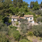 Villa Provençal of architect with landscaped garden