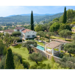 Exceptional property elegantly renovated – Panoramic view &amp; high-end amenities