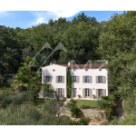 Villa de charme dans un écrin de verdure avec vue panoramique