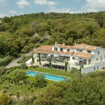 Propriété rénovée avec vue panoramique jusqu’à la mer