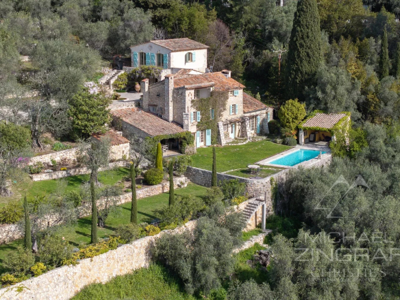 Elegante Bastide dominant l’arrière -pays