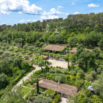 Propriété d’Exception en Provence avec Vue Panoramique sur les Villages Perchés