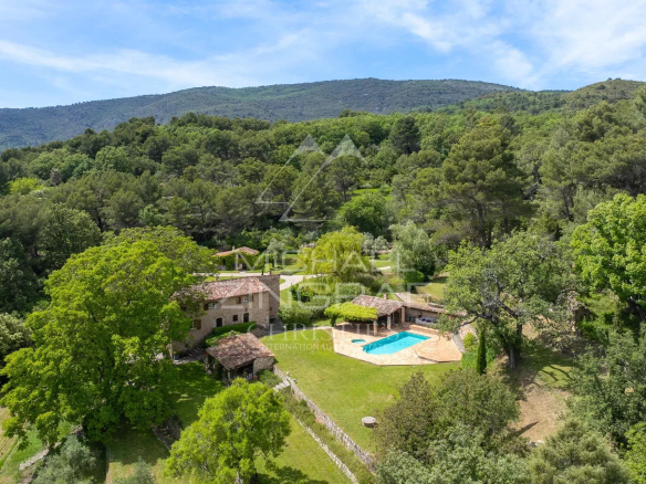 Exceptional property - Panoramic view &amp; authentic soul surrounded by nature