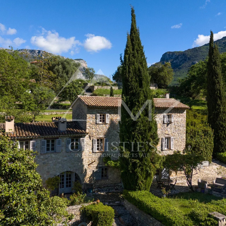 Un mas de caractère, empreint d’authenticité et d’histoire