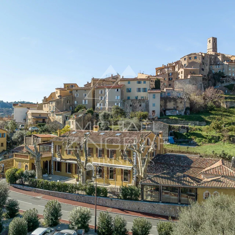 Arrière pays Cannois – Charmante maison à pied des commerces