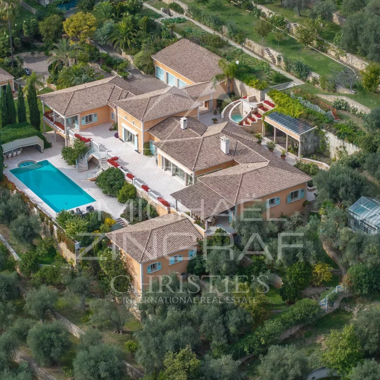 Mougins – Secure estate, superb property