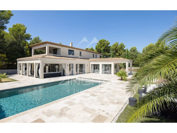 Élégance Provençale avec Vue Panoramique sur Tourtour