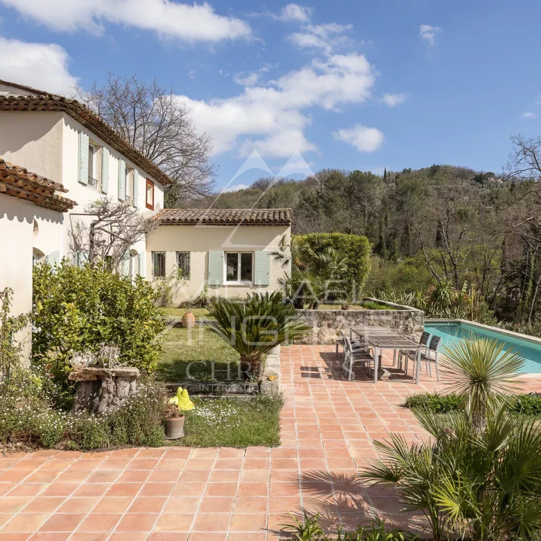 Propriété d’Exception – Art de Vivre & Bien-Être Absolu