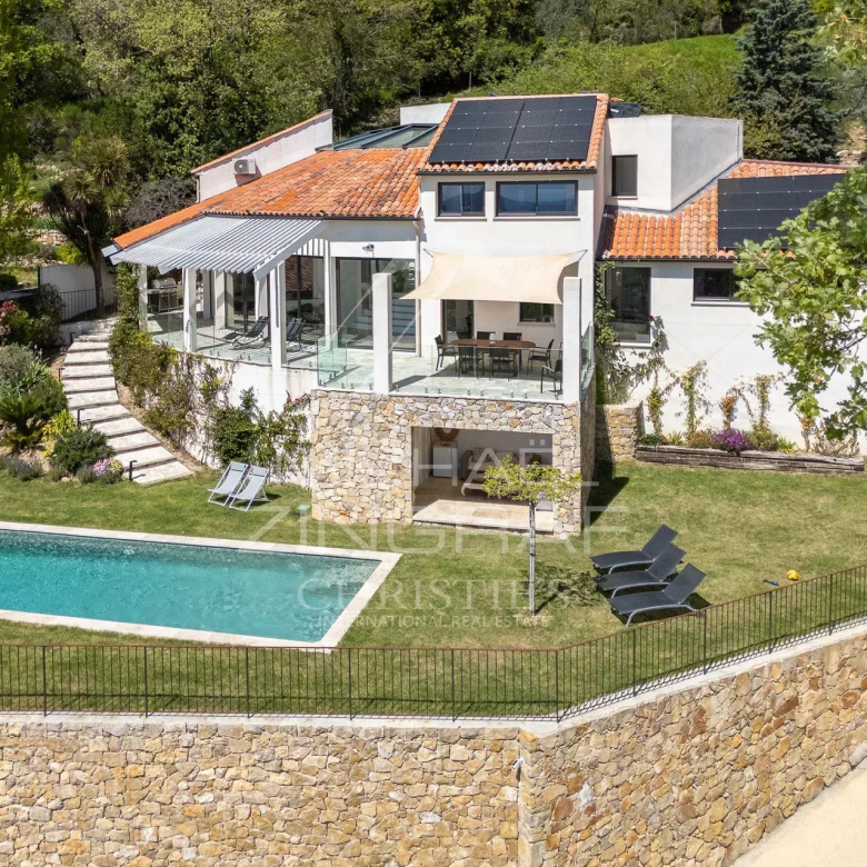 CANNES – GRAND HÔTEL – LUXUEUX APPARTEMENT AVEC VUE JARDIN ET MER