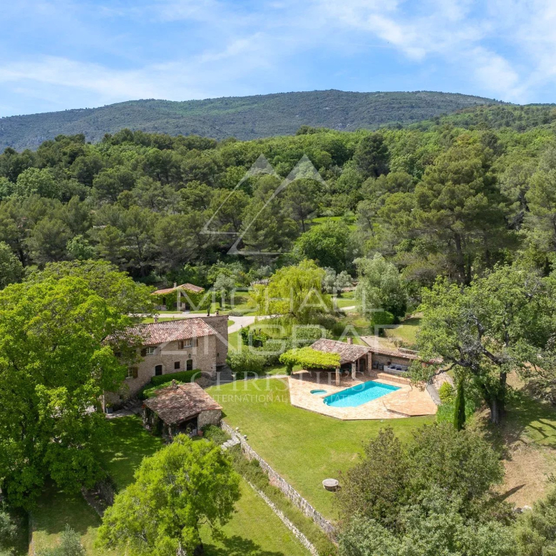 Maison – Beaujeu – 281m²