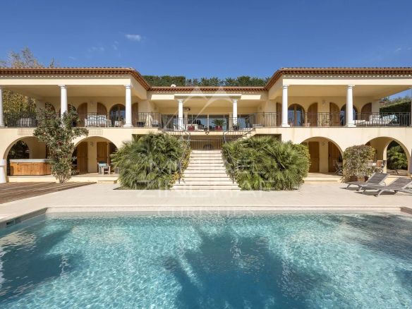 Le Rouret – a villa with extraordinary dimensions