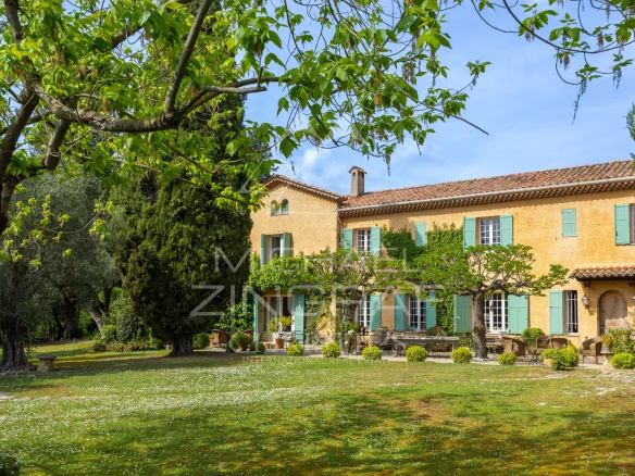 Grasse – Mas authentique du XIXe siècle au cœur d’un parc d’exception