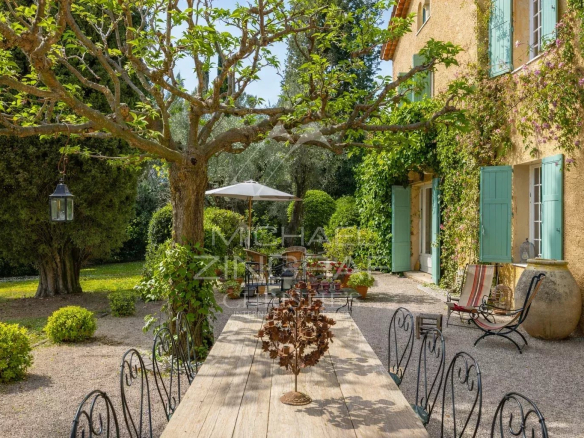 Grasse – Mas authentique du XIXe siècle au cœur d’un parc d’exception