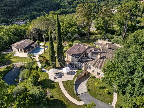 Domaine de charme entièrement rénové au coeur de la nature