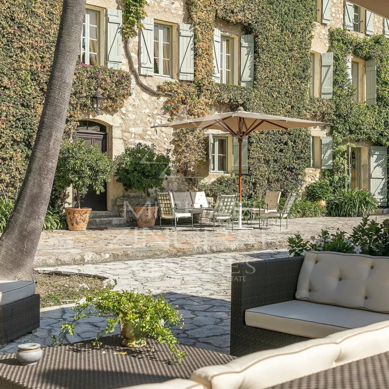 Magnifique villa provençale de charme – Emplacement exceptionnel à Mougins